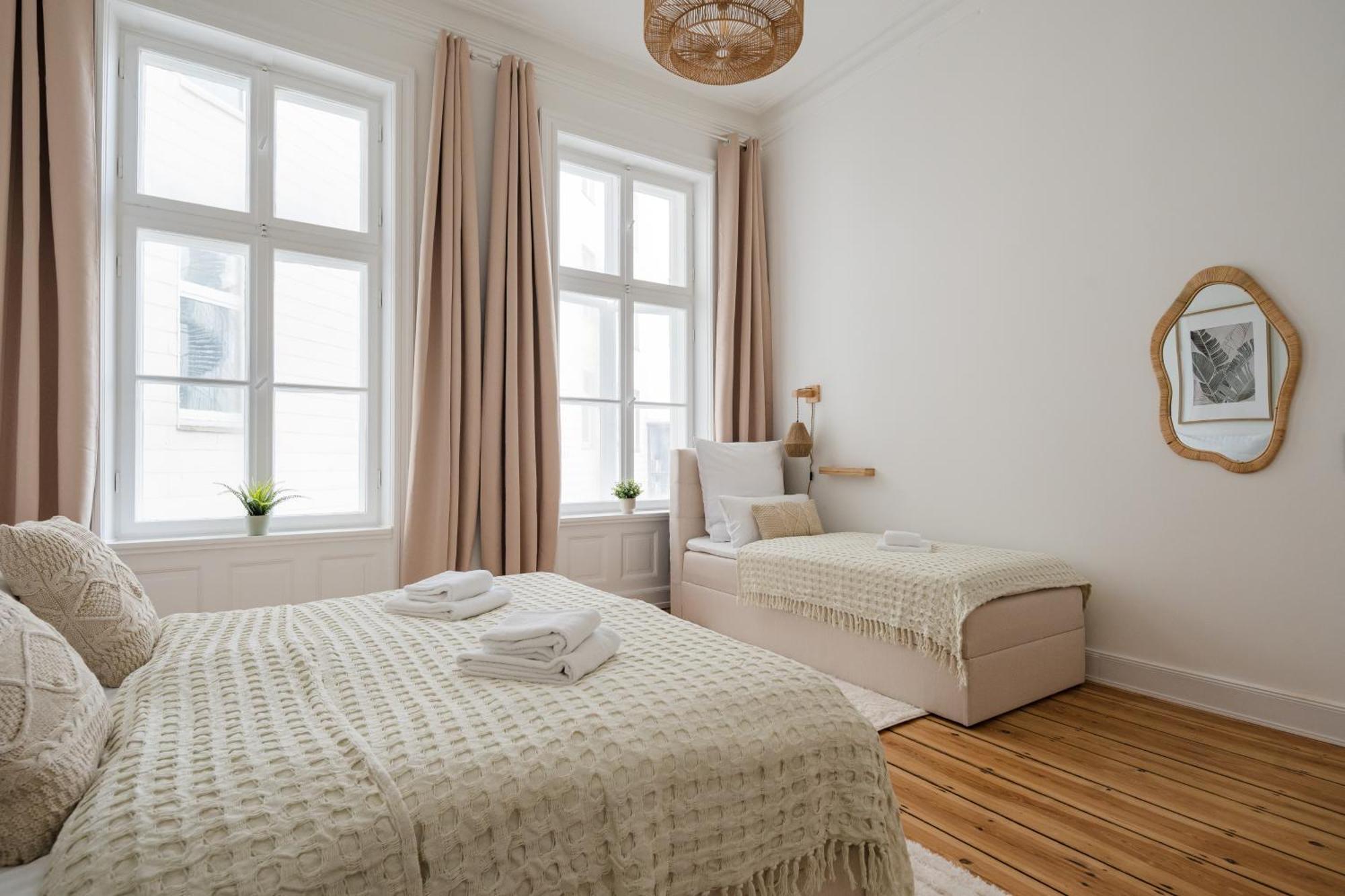 Auf 120qm Mit Billardtisch Fuer Bis Zu 9 Gaeste Appartement *